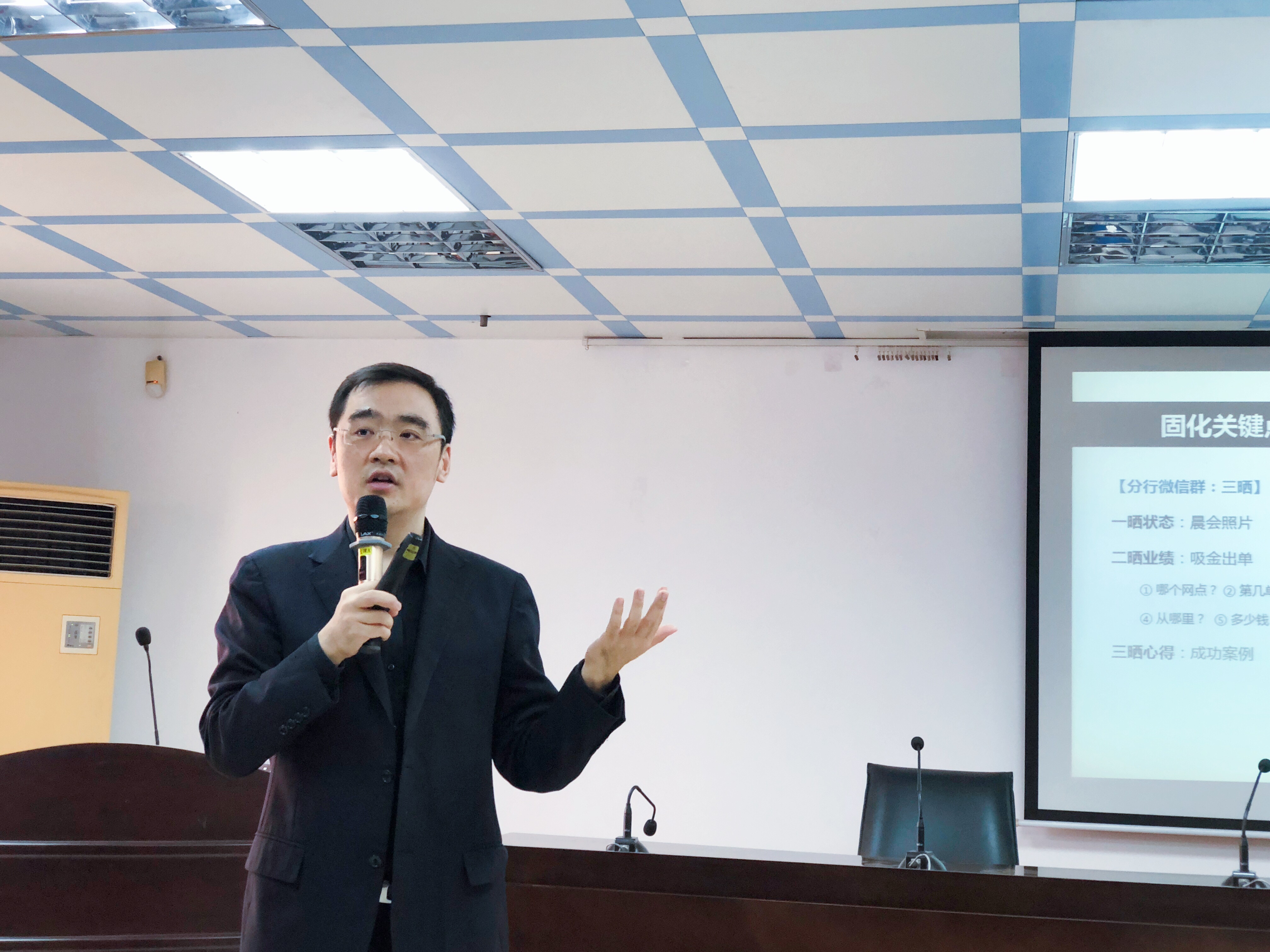 “懂存款”系列之(二):优化存资比例,分层客户营销